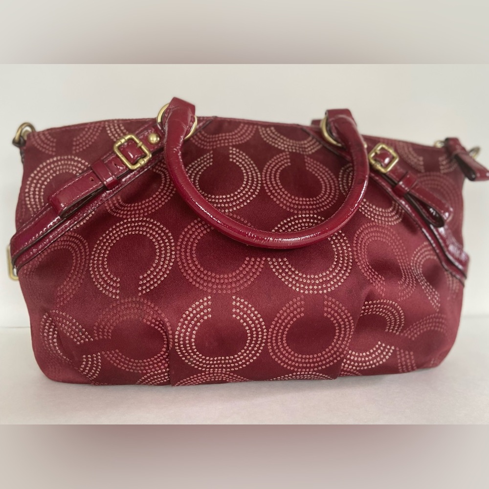 Coach Madison Dotted OP Art Sophia
Color: B4/Crimson